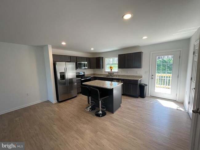Building Photo - 148 Furlong Way