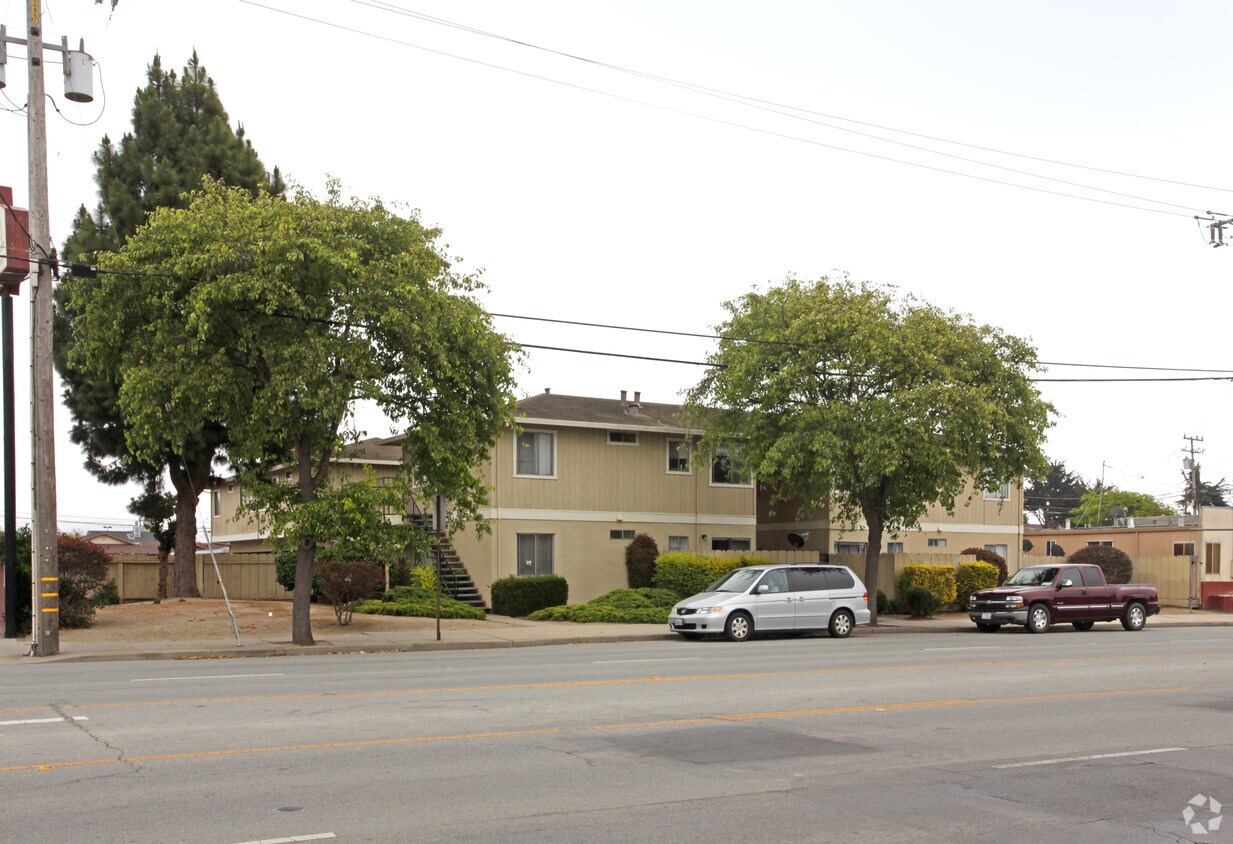 Building Photo - North Star Apartments