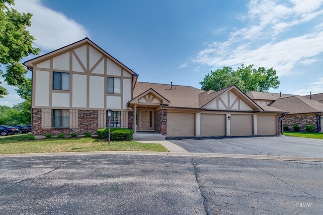 Building Photo - 1232 Knottingham Ct