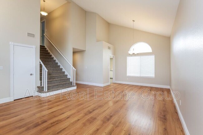 Foto del edificio - 1233 Red Hollow Dr