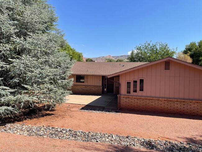 Foto del edificio - Village of Oak Creek  6-MONTH LEASE TERM
