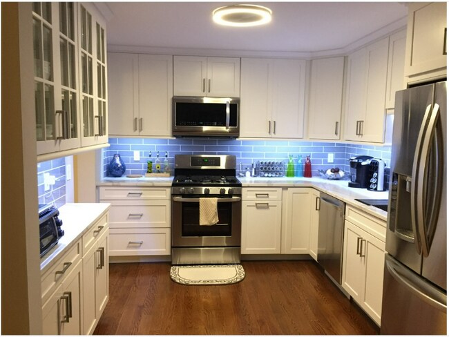 Foto del edificio - 9 Woodbury Ln
