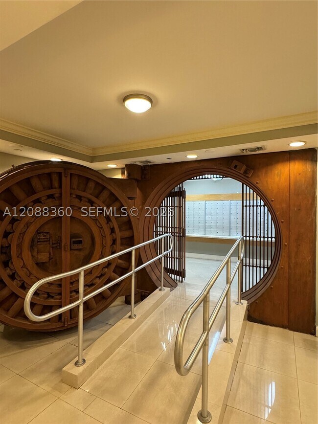 Foto del edificio - 111 E Flagler St