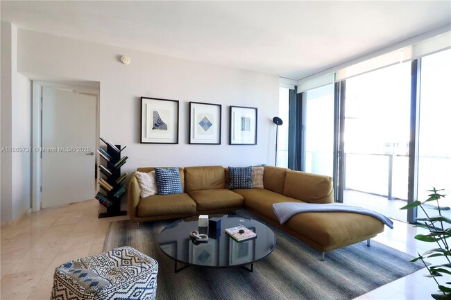 Foto del edificio - 68 SE 6th St