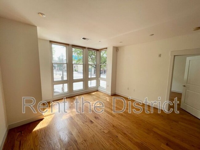 Foto del edificio - 2910 Georgia Ave NW