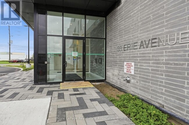 Building Photo - 33 Erie Ave