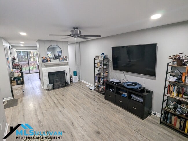 Photo - 4100-4105 Five Oaks Dr Townhome