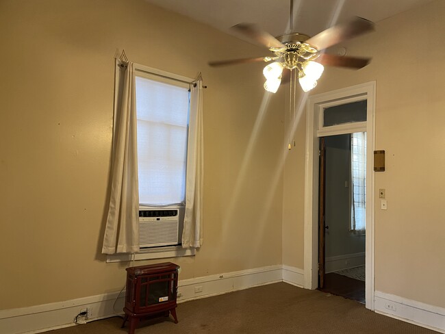 1st bedroom - 4123 Loyola Ave