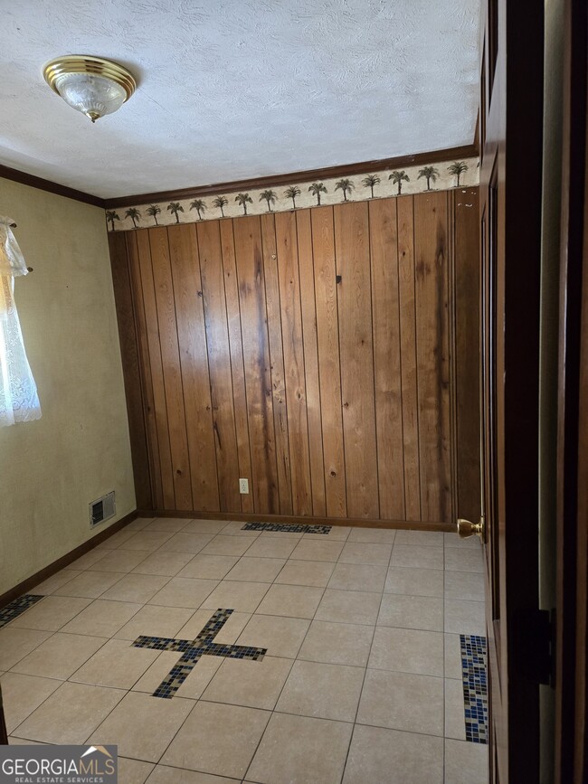 Building Photo - 4666 Tara Woods Dr