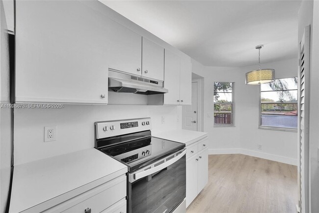 Foto del edificio - 1200 SW 124th Terrace