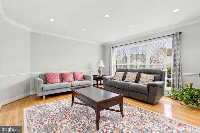 Foto del edificio - 438 Candlewood Way