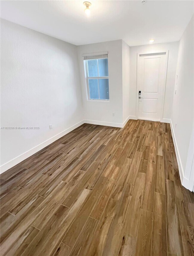 Building Photo - 145 SW 170th Ave