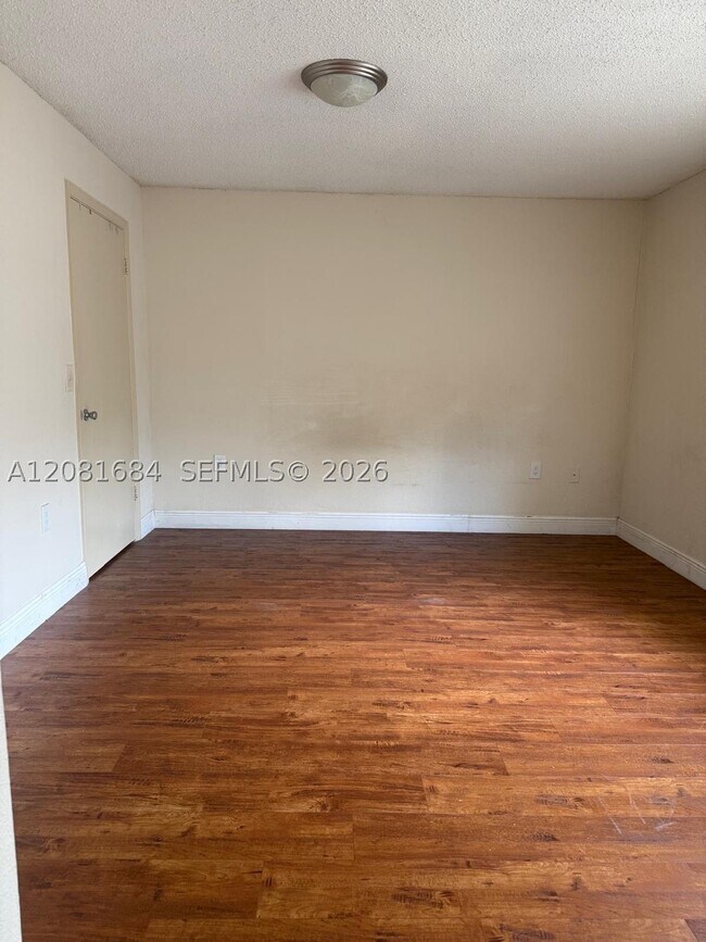 Building Photo - 12980 Vista Isles Dr