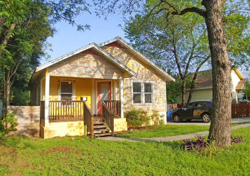 Primary Photo - 1703 Maple Ave