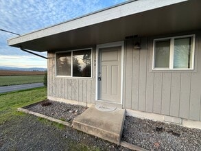 Building Photo - 170-190 W Dahlia St