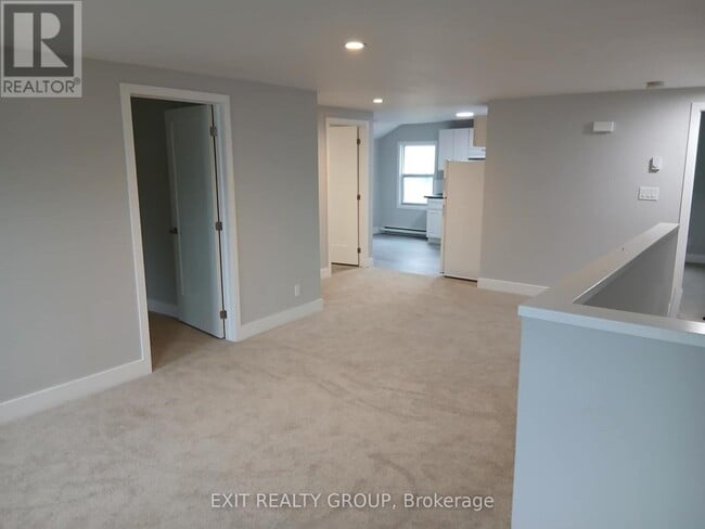 Building Photo - 27 Grove St