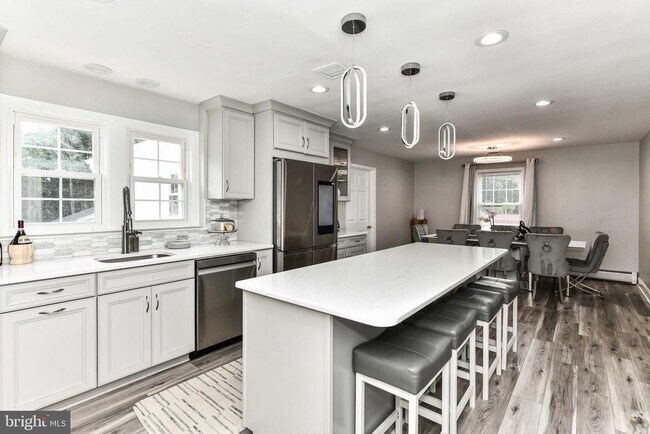 Foto del edificio - 3529 Woodburn Rd
