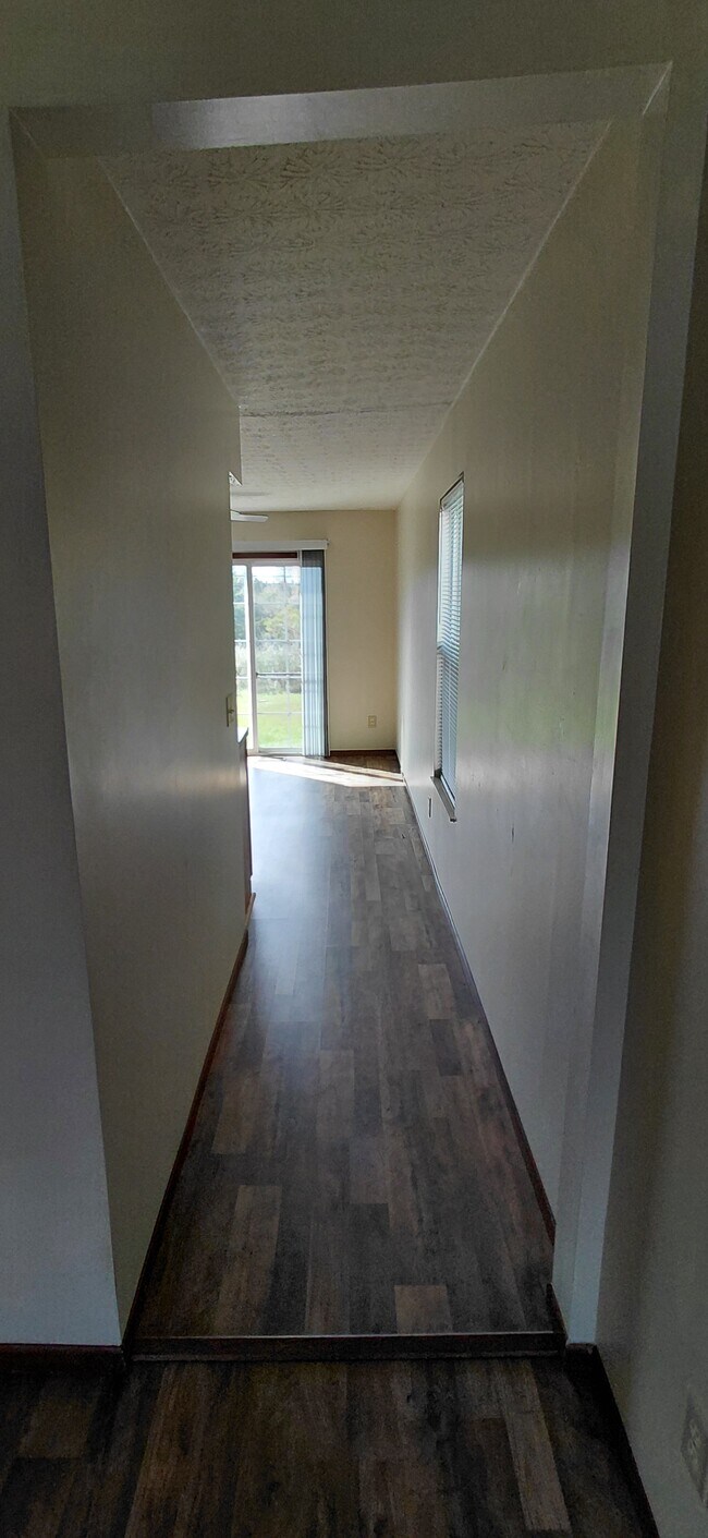 Foto del edificio - 2585-2587 Four Seasons Dr