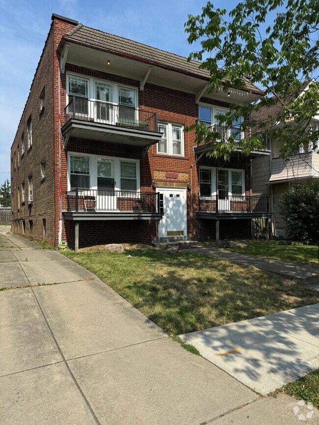 Building Photo - 1566 W 116th St