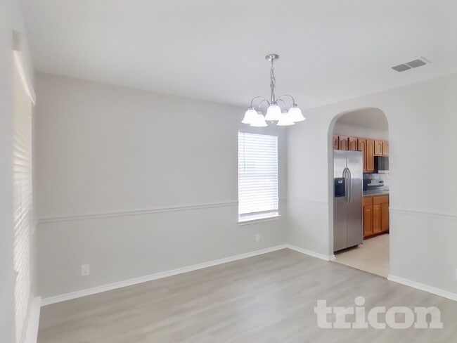 Building Photo - 517 Zapata Cir