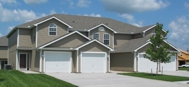 Front View - 1622 SW Highland Dr