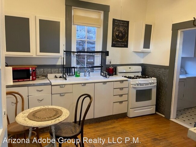 Building Photo - 1 br, 1 bath House - 39 Paradise Lane