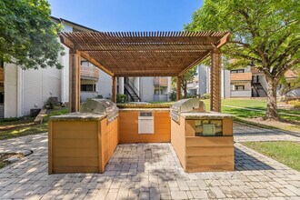 Building Photo - The Admiral Apartments