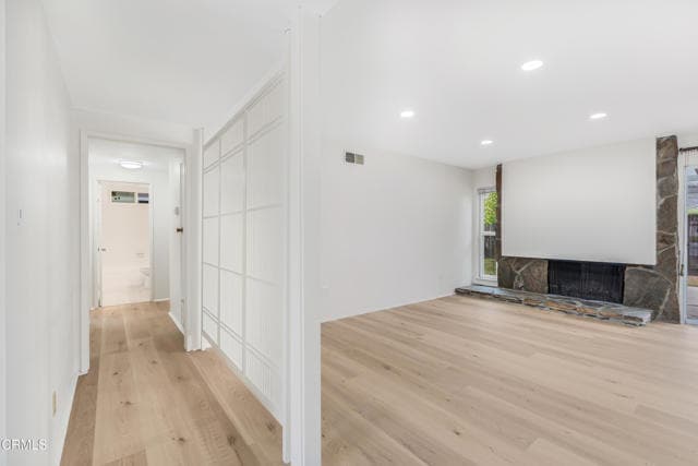 Building Photo - 2554 Bayshore Ave