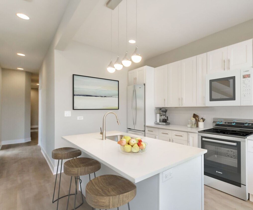 Foto principal - 818 N Oakley Blvd