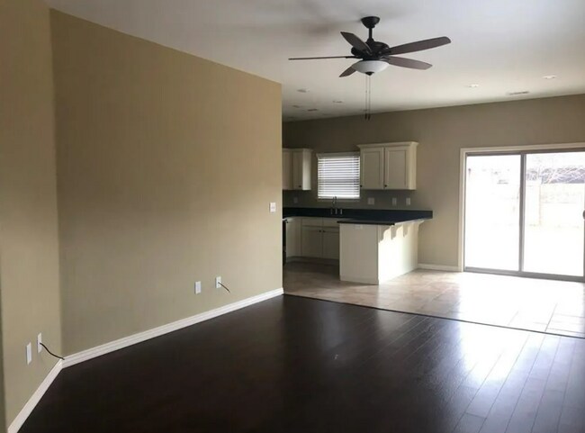 Foto del edificio - 4856 Castlewood Ln