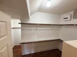 Building Photo - 14930 Berncrest Ln