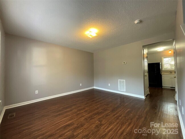 Foto del edificio - 206 W 15th St