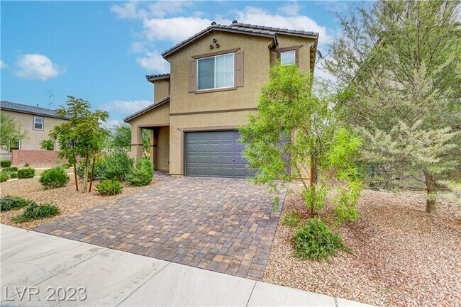 Building Photo - LOCATION, LOCATION-- MINUTES FROM NELLIS A...