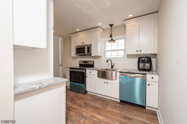 Foto del edificio - 55 Stevens Ave