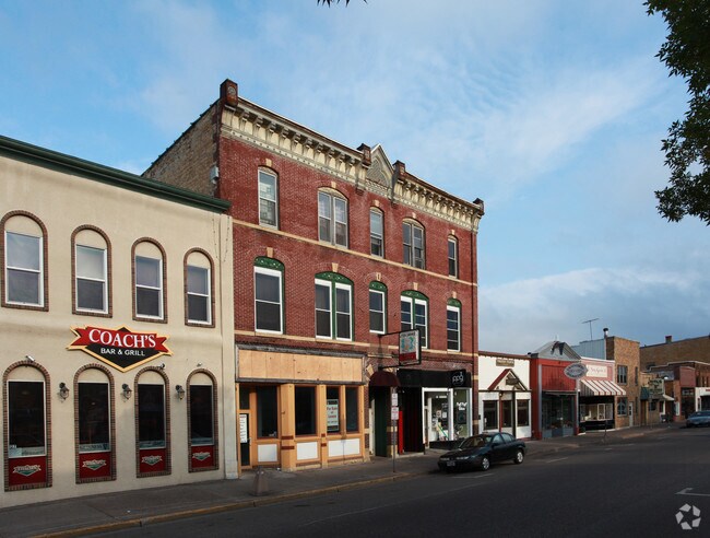 Foto del edificio - 121-123 Main St S