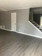 Building Photo - 3013 Ridge Ave
