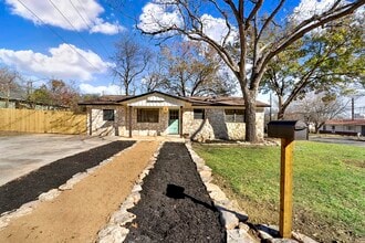 Building Photo - 510 Parkview Blvd