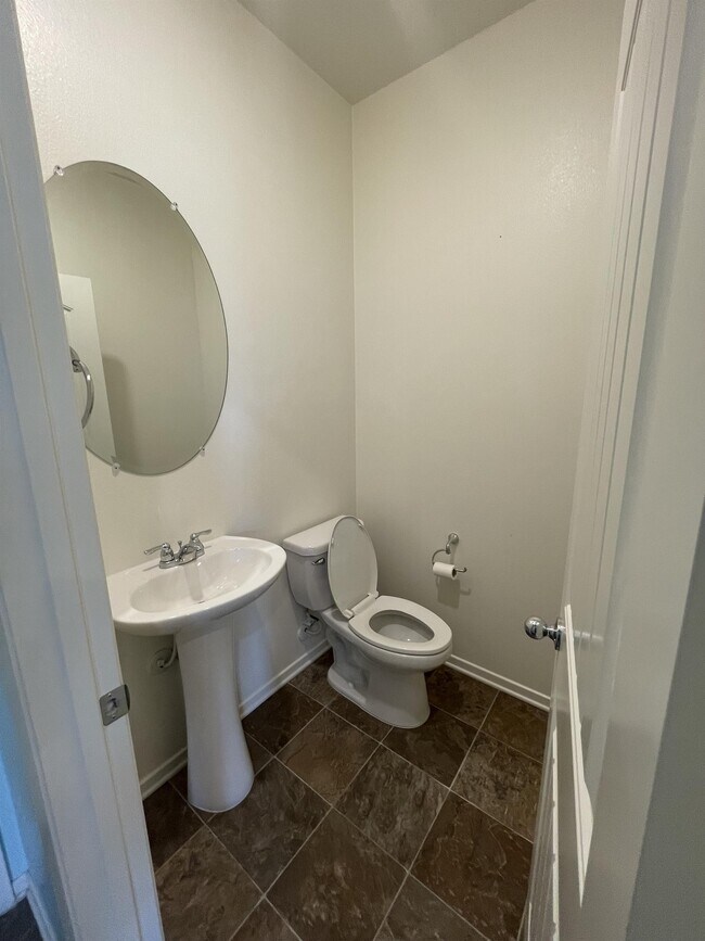 Building Photo - 30433 Village Knoll Dr