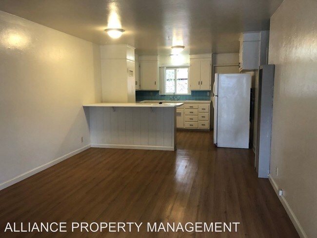 Foto del edificio - 4330 Montgomery Dr