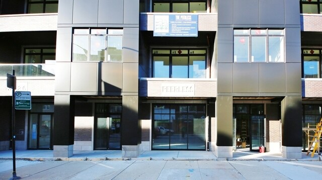Building Photo - 3030 N Lincoln Ave