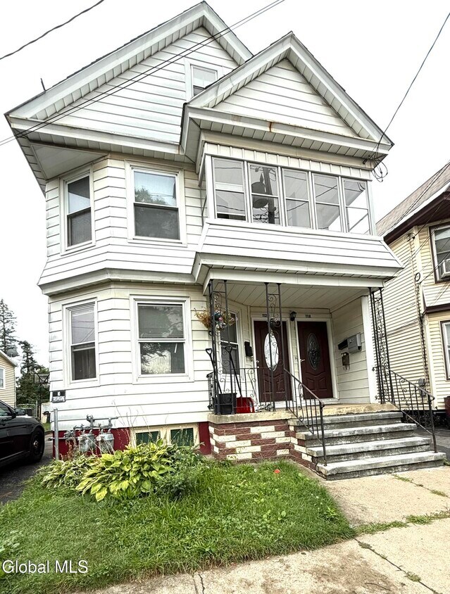 Foto principal - 1118 Pleasant St