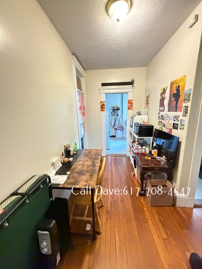 Building Photo - 75 Chester St