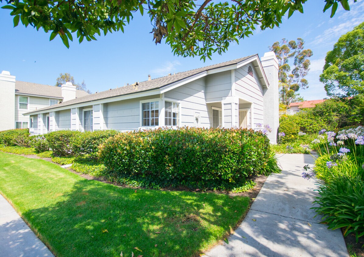 Foto principal - Very Charming 2BR/2BA Condo in Calavera Hi...