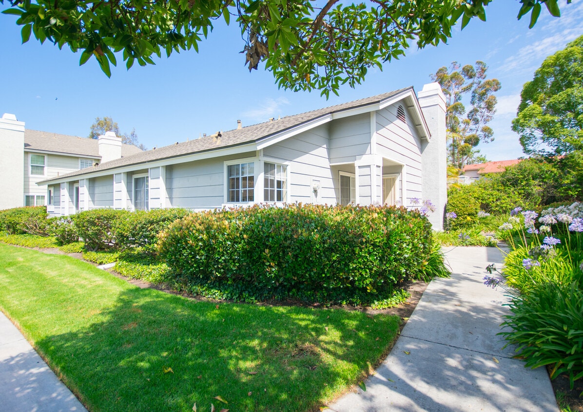 Primary Photo - Very Charming 2BR/2BA Condo in Calavera Hi...