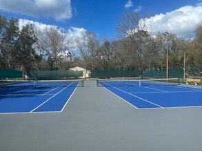 Building Photo - 324 NW 48th Blvd