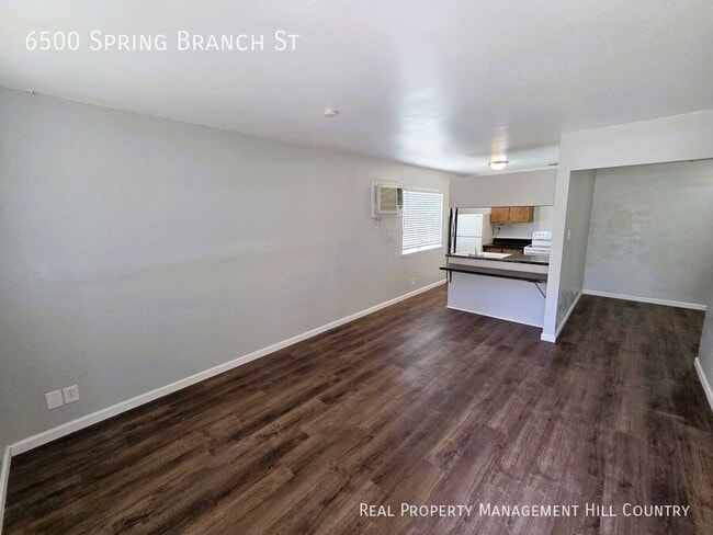 Building Photo - 6500 Spring Branch St