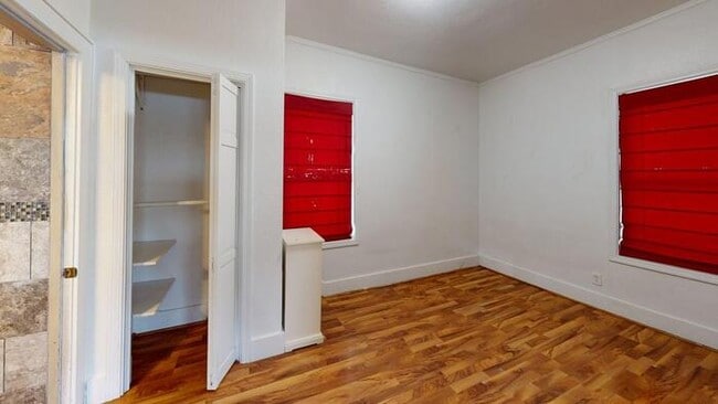 Foto del edificio - 205 3rd Ave NE