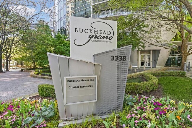 Foto del edificio - 3338 Peachtree Rd NE