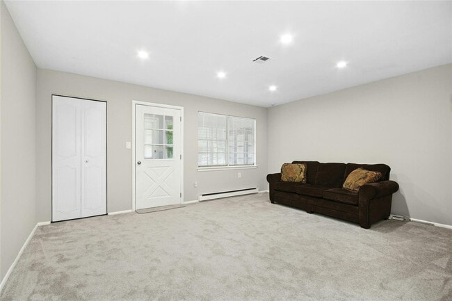 Building Photo - 266 Berwick Ct
