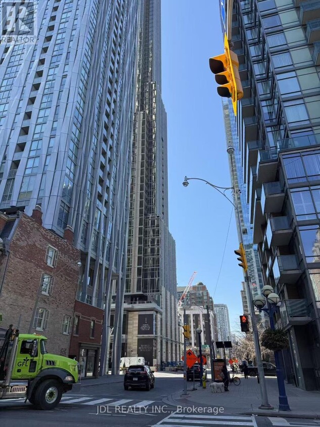 Photo principale - 771-771 Yonge St